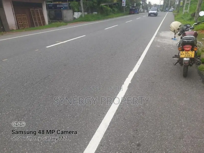 Facing Main Road Land Sale Athurugiriya