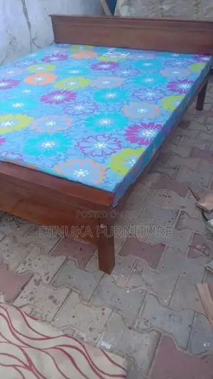 Bed 6ft *5ft. Queen