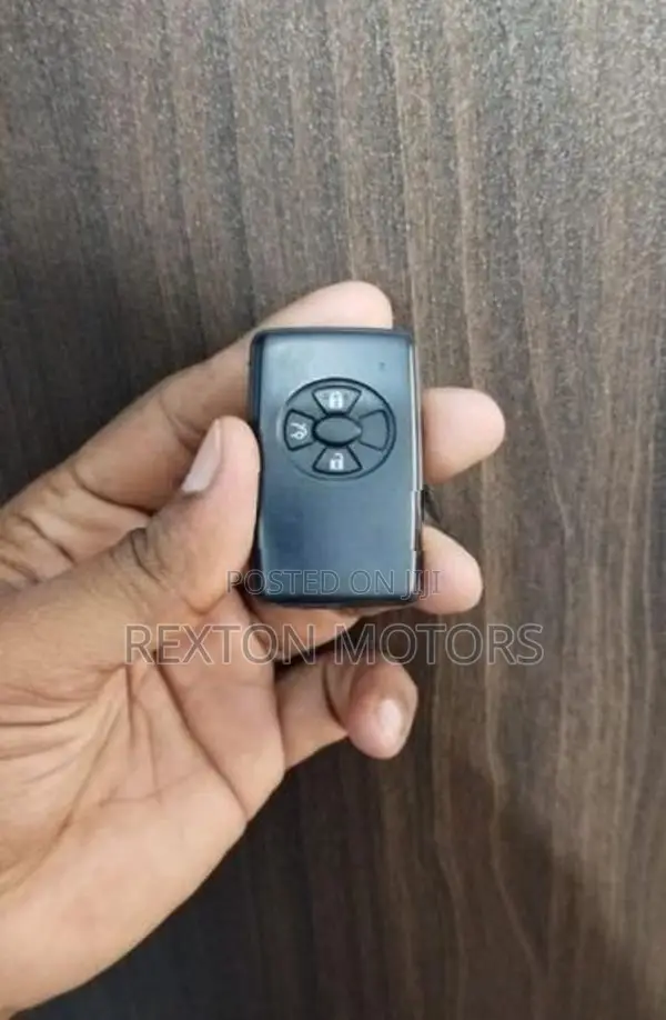 Toyota Pramio Smart Key