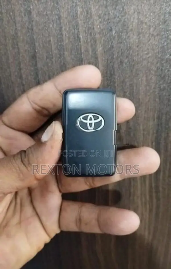 Toyota Pramio Smart Key