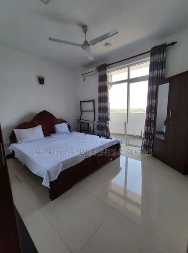 Holiday 3 Bedroom Furnished Apartment with Pool & GYM - Mount Lavinia