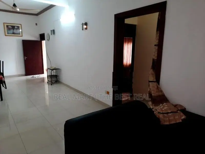 Dehiwala : 6 A/C BR (16P) Luxury House for Sale Near Galle Road