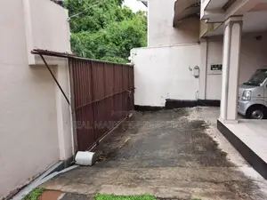 Dehiwala : 6 A/C BR (16P) Luxury House for Sale Near Galle Road