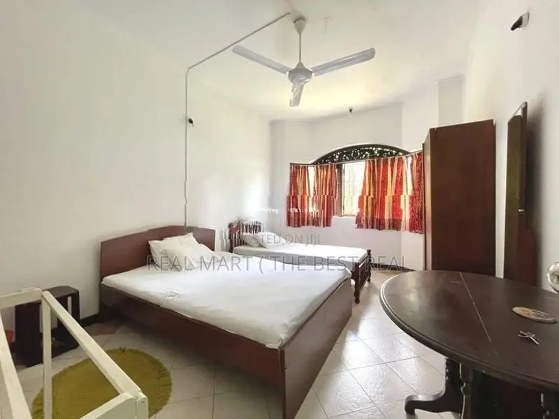 Colombo 6 : 4 BR Brand New Apt ( 1,920st) for Sale at Bosewell Road