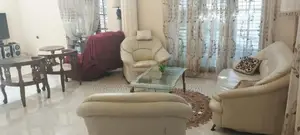 Chilaw Town : 4BR (11P) Luxury House for Sale