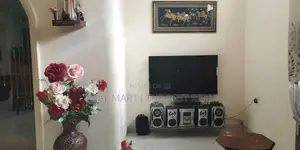 Chilaw Town : 4BR (11P) Luxury House for Sale