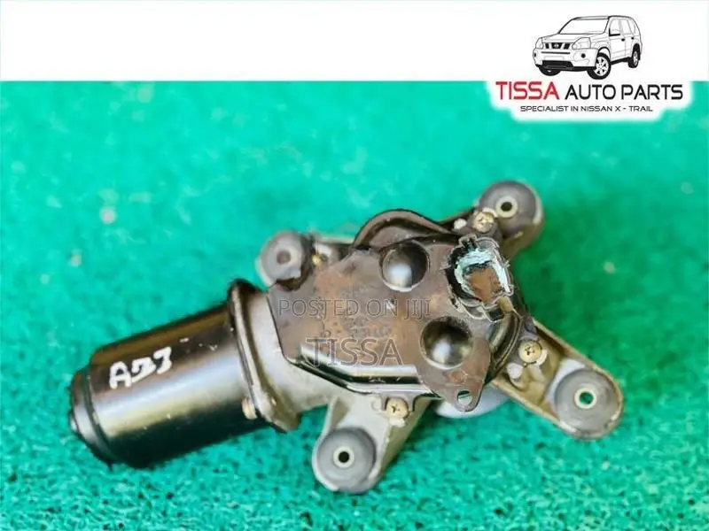 Nissan Cefiro A33 Wiper Motor
