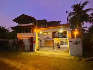 Horana : 4BR (18.3P) Luxury House for Sale in Millewa