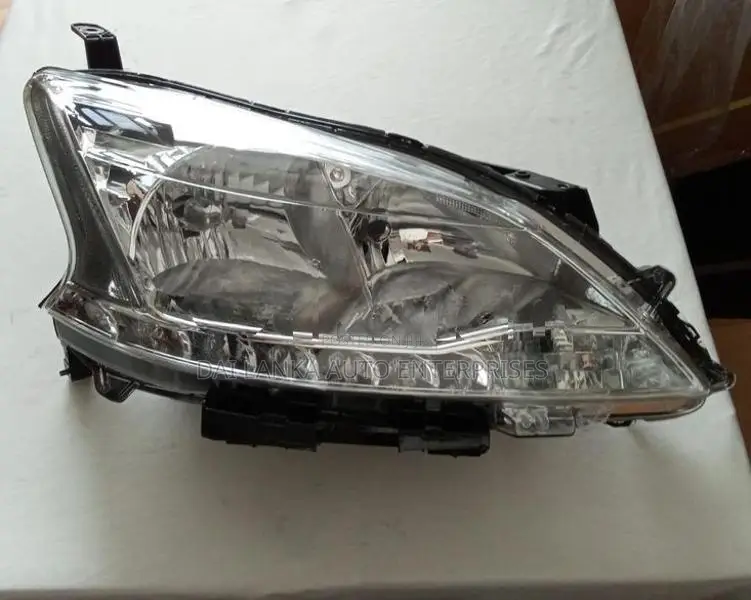 Nissan B17 Sylphy Headlight