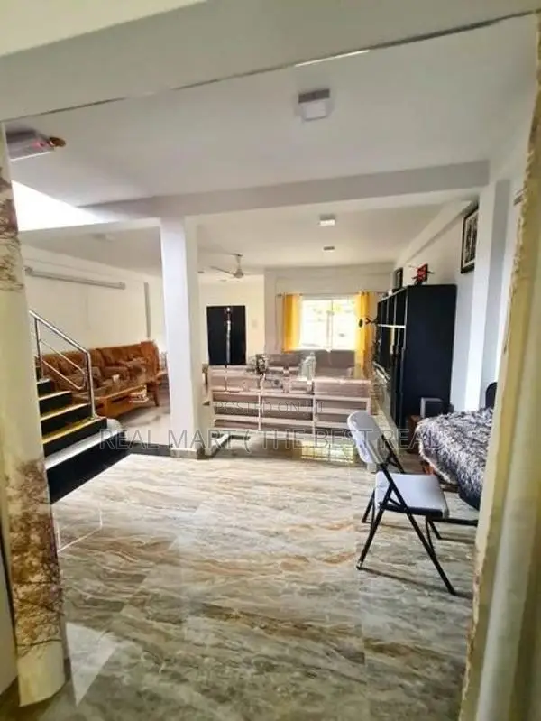Horana : 4BR (18.3P) Luxury House for Sale in Millewa