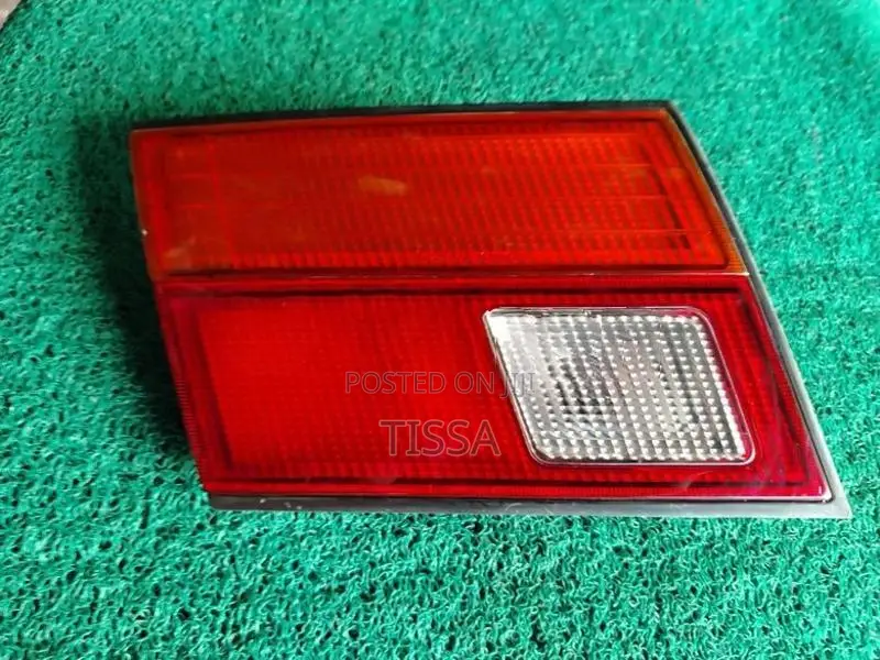 Nissan Sunny FB14 Dicky Garnish