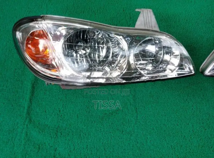 Nissan Cefiro A33 Headlight