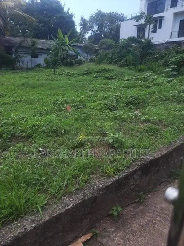 Land For Sale In Boralesgamuwa werahera