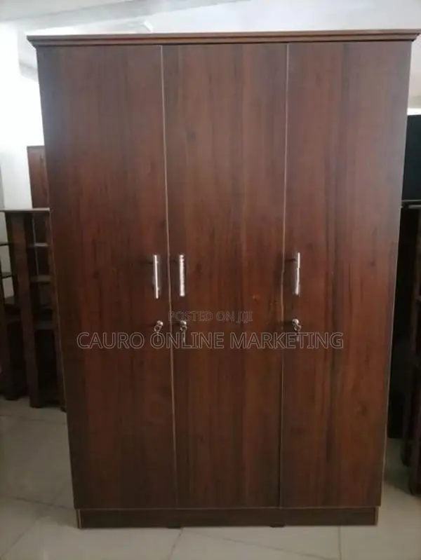 New Melamine 6 X 4 Ft / 3 Door Cupboard