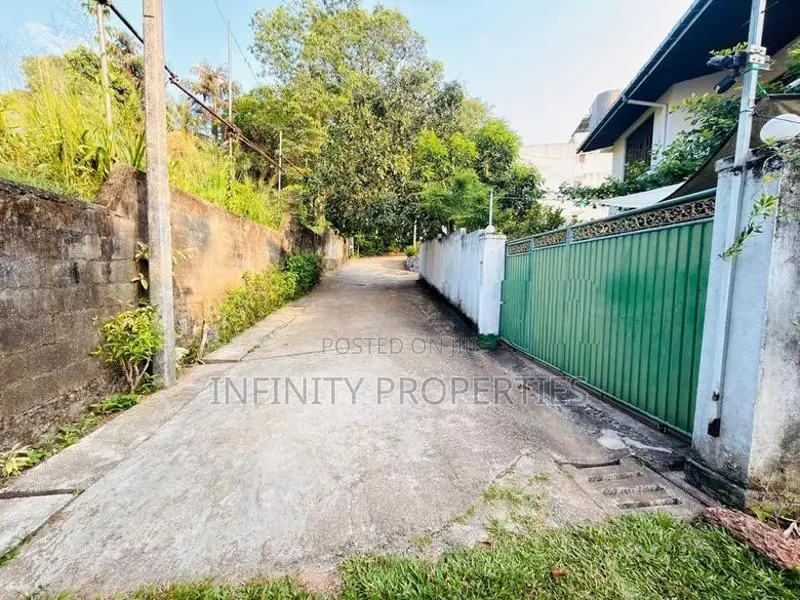 19 P Land Sale At Suburthi Pura Battramulla