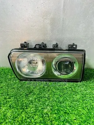 PO5 Headlight Left Side