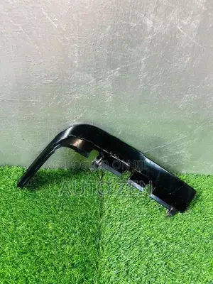 PO5 Headlight Bracket Left Side