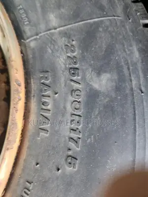 225/90R/17.5 Tire