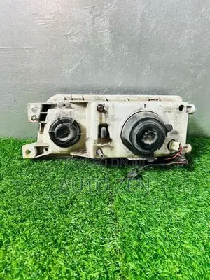 E24 Caravan VX Headlight Right Side