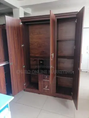 New Melamine 3 Door Cupboard 6 X 4 Ft Wardrobe