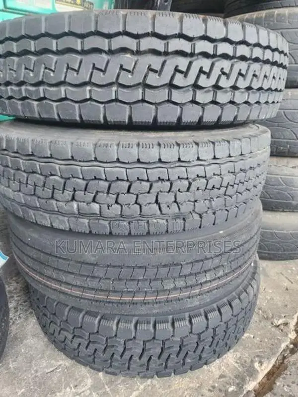 225/90R/17.5 Tire