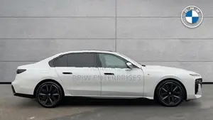 BMW 750iL 2025