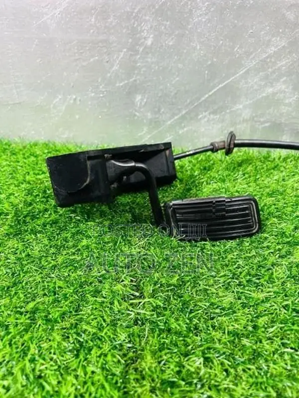 Hiace Accelerator Paddle