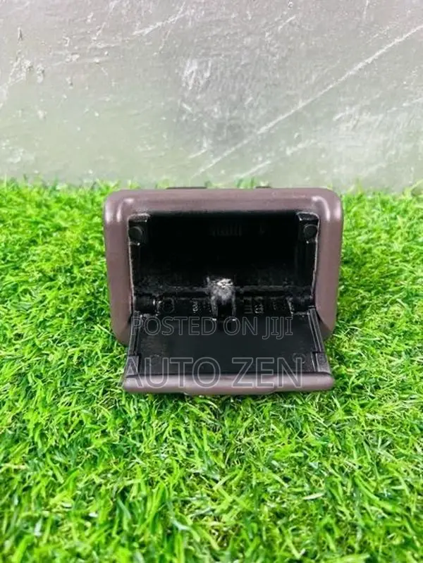 Dolphin Hiace Console Box Latch