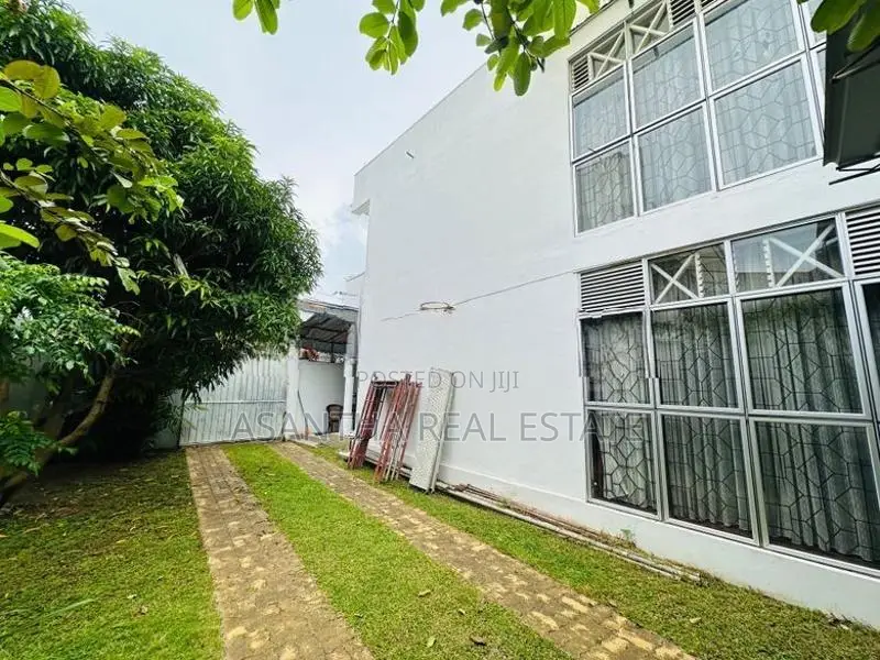 (NNI-40) 02 Story house at Ananda Balika Mw, Pagoda Rd Nugegoda