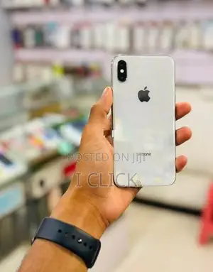Apple iPhone XS 64GB (Used)