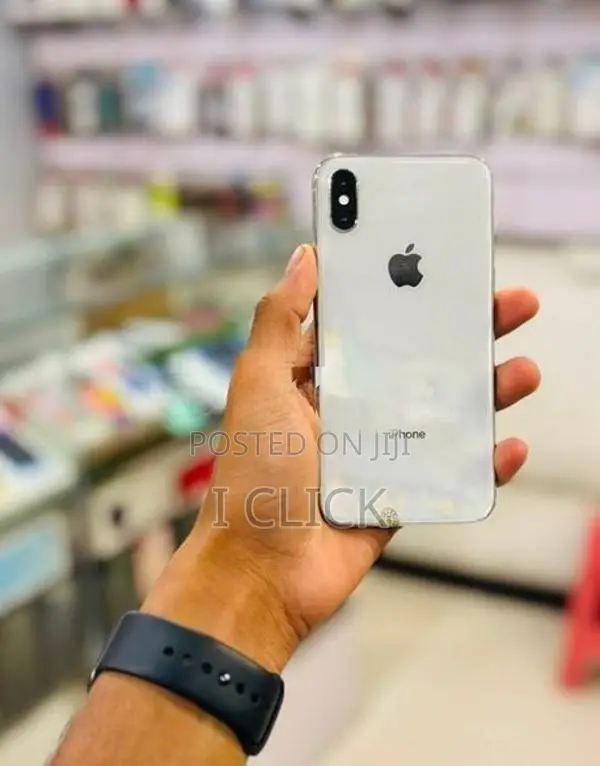 Apple iPhone XS 64GB (Used)