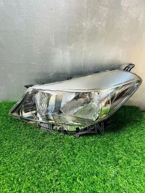 Vitz KSP130 2012mdl Headlight