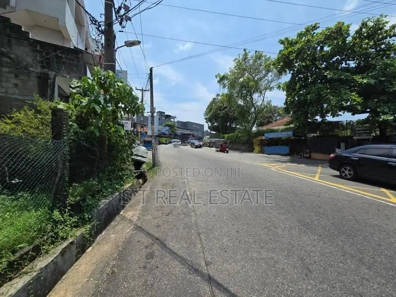17.19P Commercial Land for Sale in Pita Kotte
