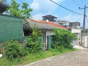 Super Land with Almost Single Story House for Sale in Battaramulla