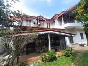 Mount Lavinia : 6BR (12.2P) Luxury House for Sale