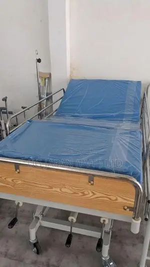 Patient Hospital bed With Foldable Mattress