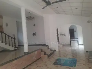 Mount Lavinia : 6BR (12.2P) Luxury House for Sale