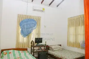 16P & Well Maintained House at LAND VALUE -Walking Distance to Town