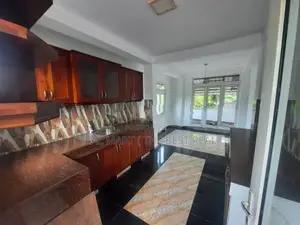 Mount Lavinia : 6BR (12.2P) Luxury House for Sale