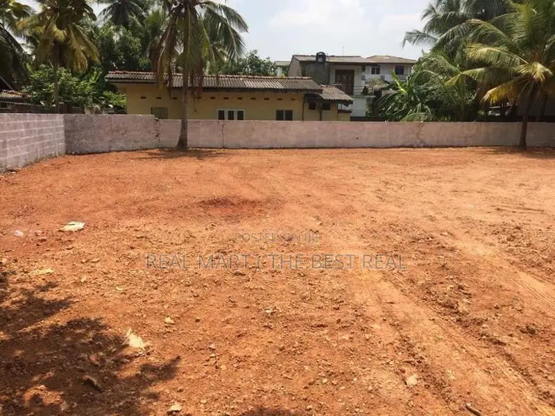 Battaramulla : 18.9P Commercial Land for Sale at Koswatta