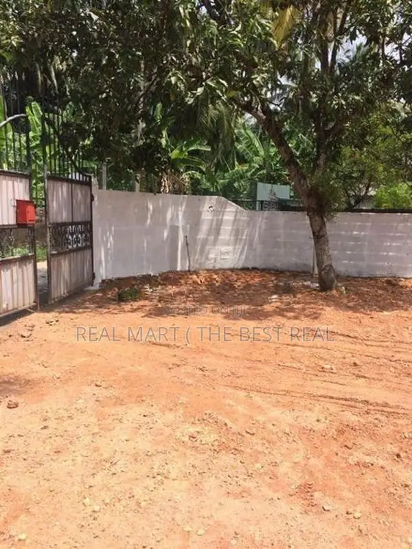 Battaramulla : 18.9P Commercial Land for Sale at Koswatta