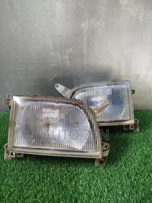 Dolphin Hiace 172 Headlight