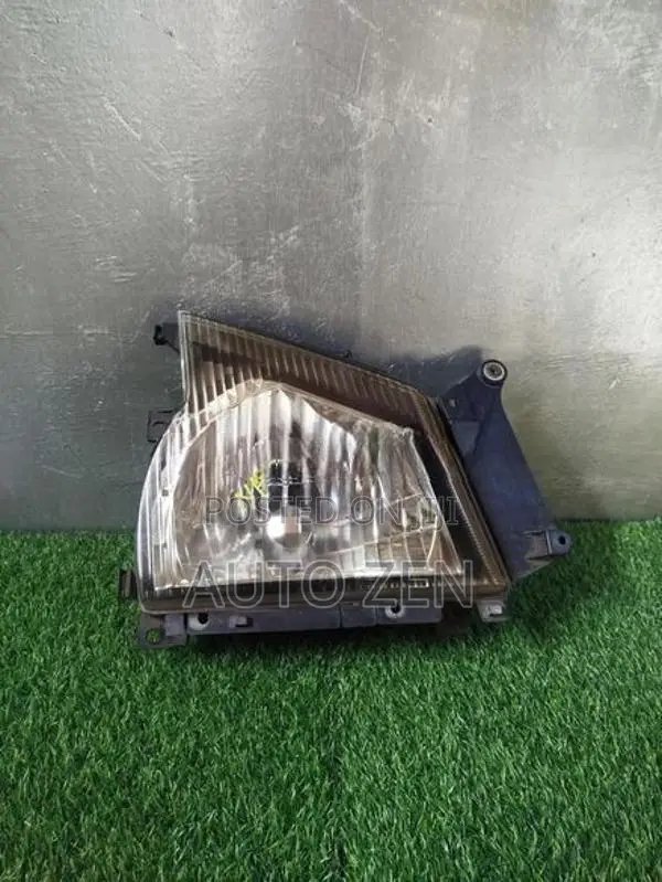 Isuzu Cat Face Headlight