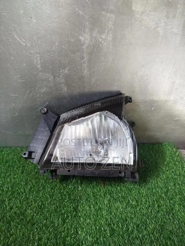 Isuzu Cat Face Headlight