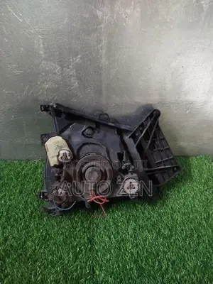 Isuzu Cat Face Headlight