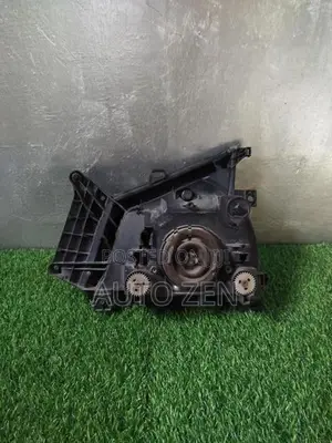 Isuzu Cat Face Headlight