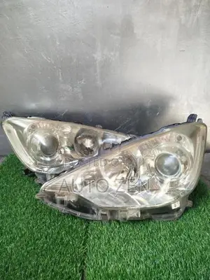 Aqua NHP10 Mdl Headlight
