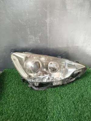 Aqua NHP10 Mdl Headlight