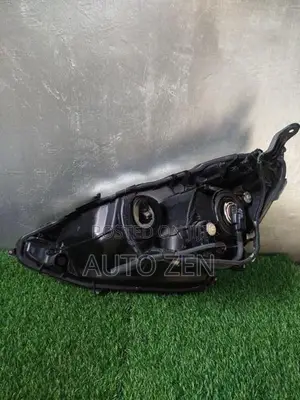 Aqua NHP10 Mdl Headlight