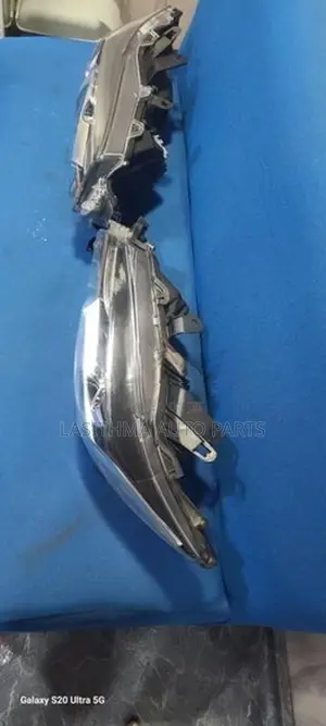 premio 260 (2018) Head Light